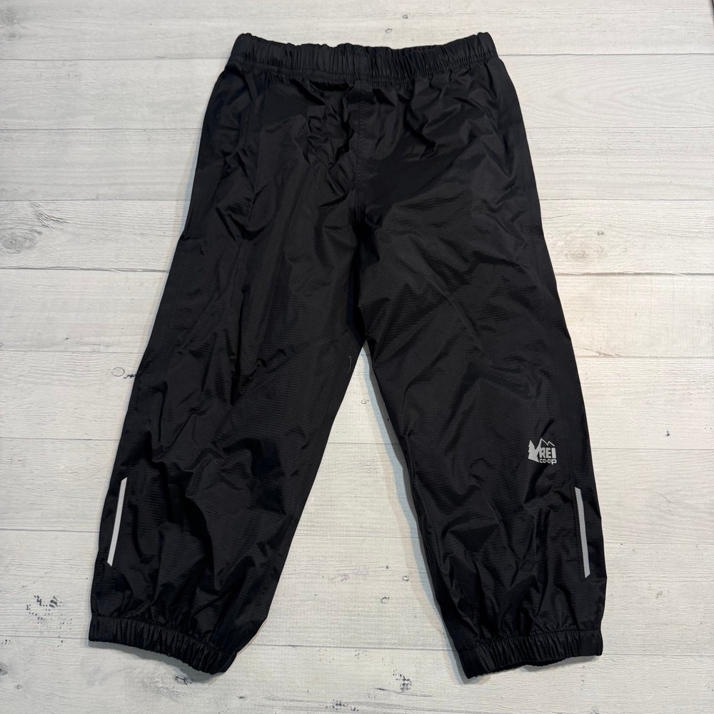 REI kids black nylon rain pants size 4T